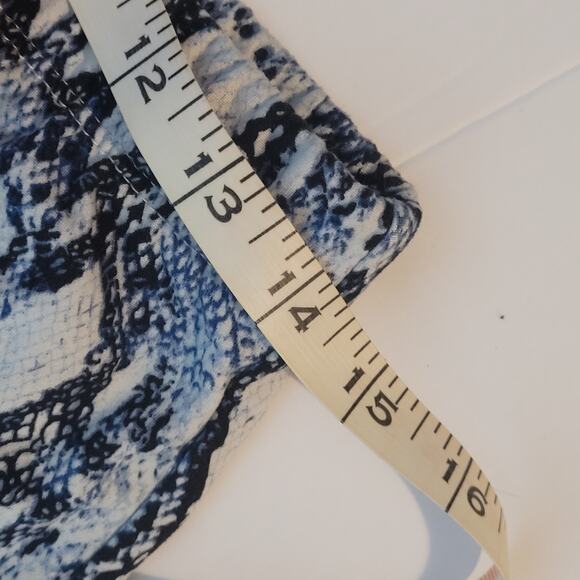 Good Luck Gem Snake Skin Print Pattern Medium Womens Lounge Shorts Blue White - Picture 6 of 6